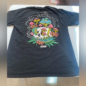 BoxSet Graphic Tee with Skull and Snake Design Pyschodelic Mushroom Large Tshirt